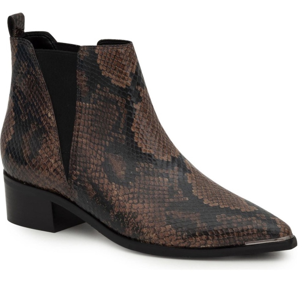 Marc Fisher LTD yale chelsea boot